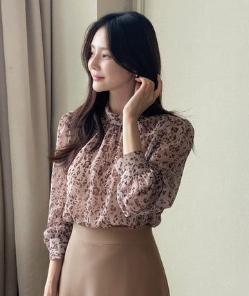 Ser Leopard Chiffon Shirring Blouse